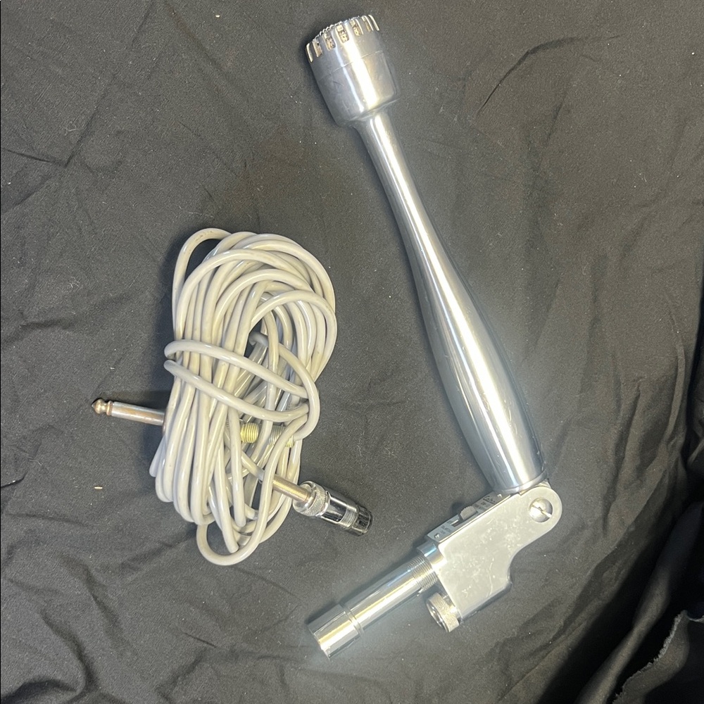 Calrad DM-12 Dynamic Microphone - Picture 3 of 5